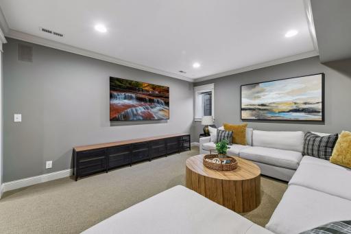 2323 Huntington Point Road W, Wayzata, MN 55391