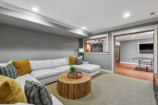 2323 Huntington Point Road W, Wayzata, MN 55391