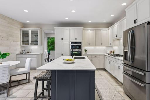 2323 Huntington Point Road W, Wayzata, MN 55391