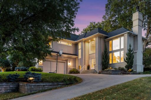 2323 Huntington Point Road W, Wayzata, MN 55391