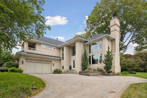 2323 Huntington Point Road W, Wayzata, MN 55391