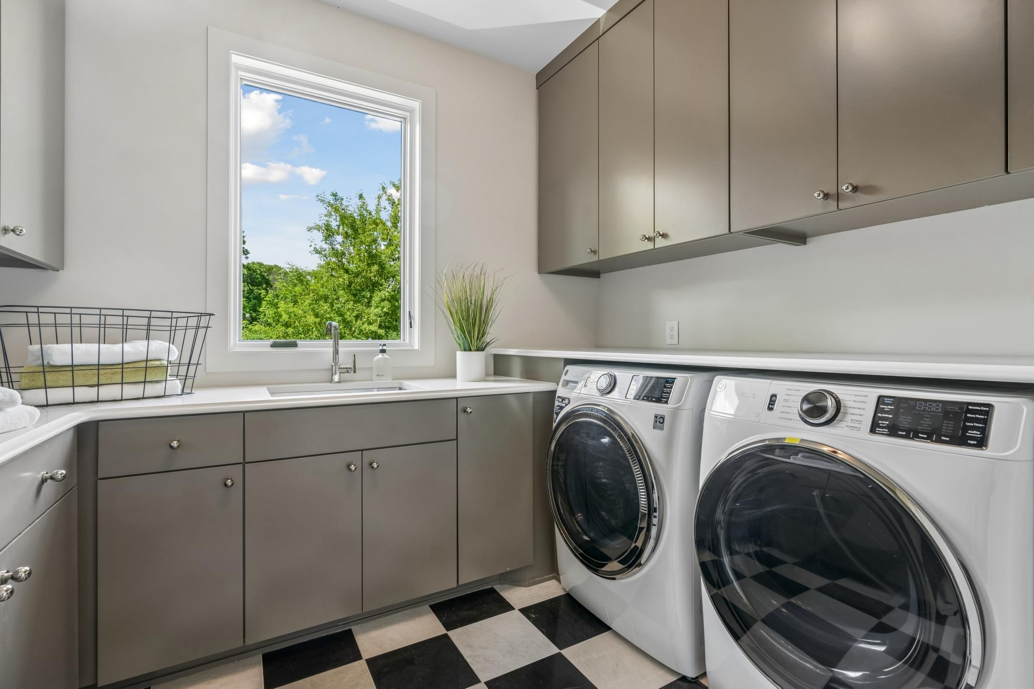 upper level laundry - truly wow - marble checkerboard flooring