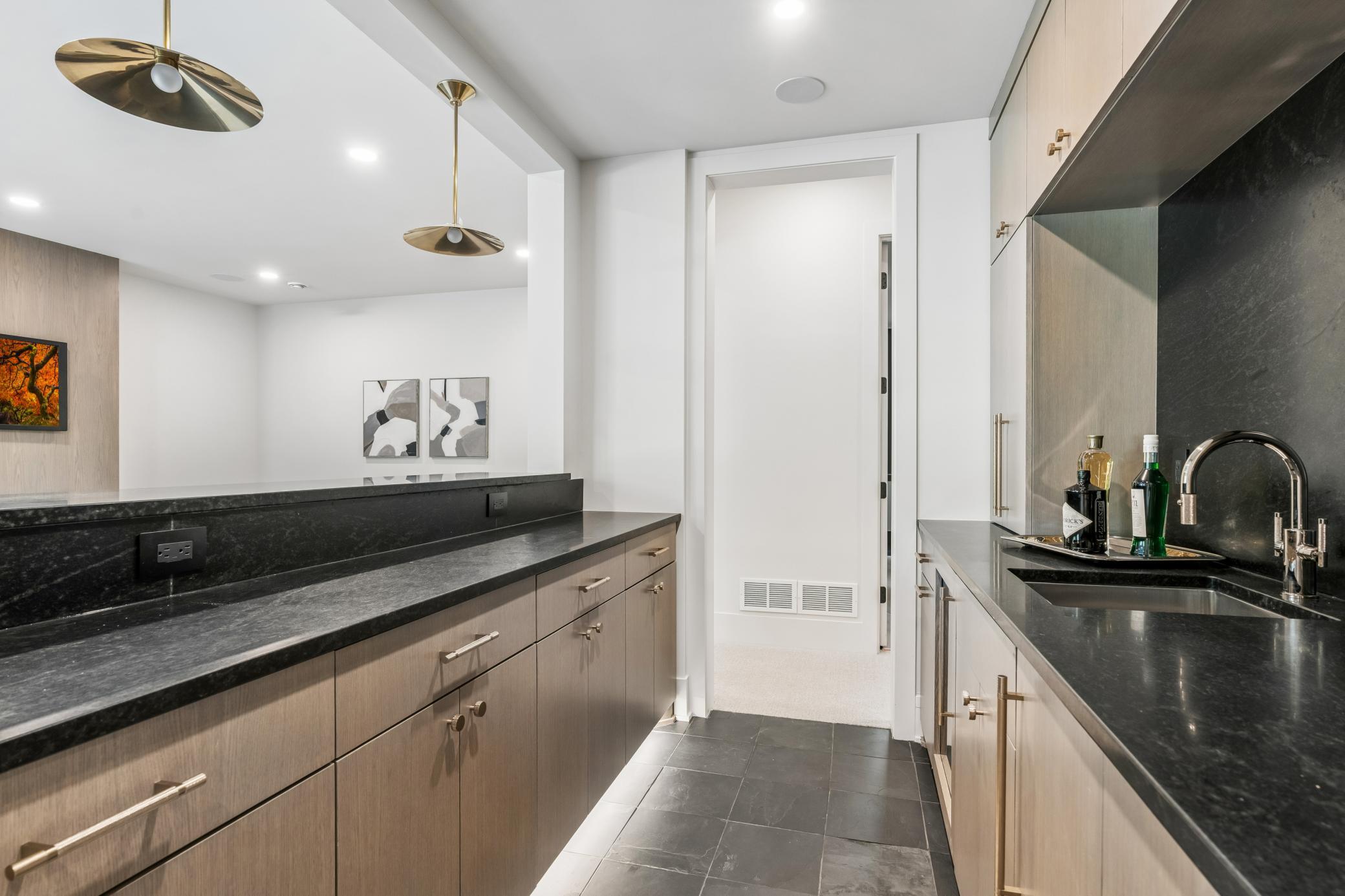 wet Bar, ice maker, beverage fridge