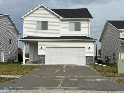 2549 Fulton Loop S, Fargo, ND 58104