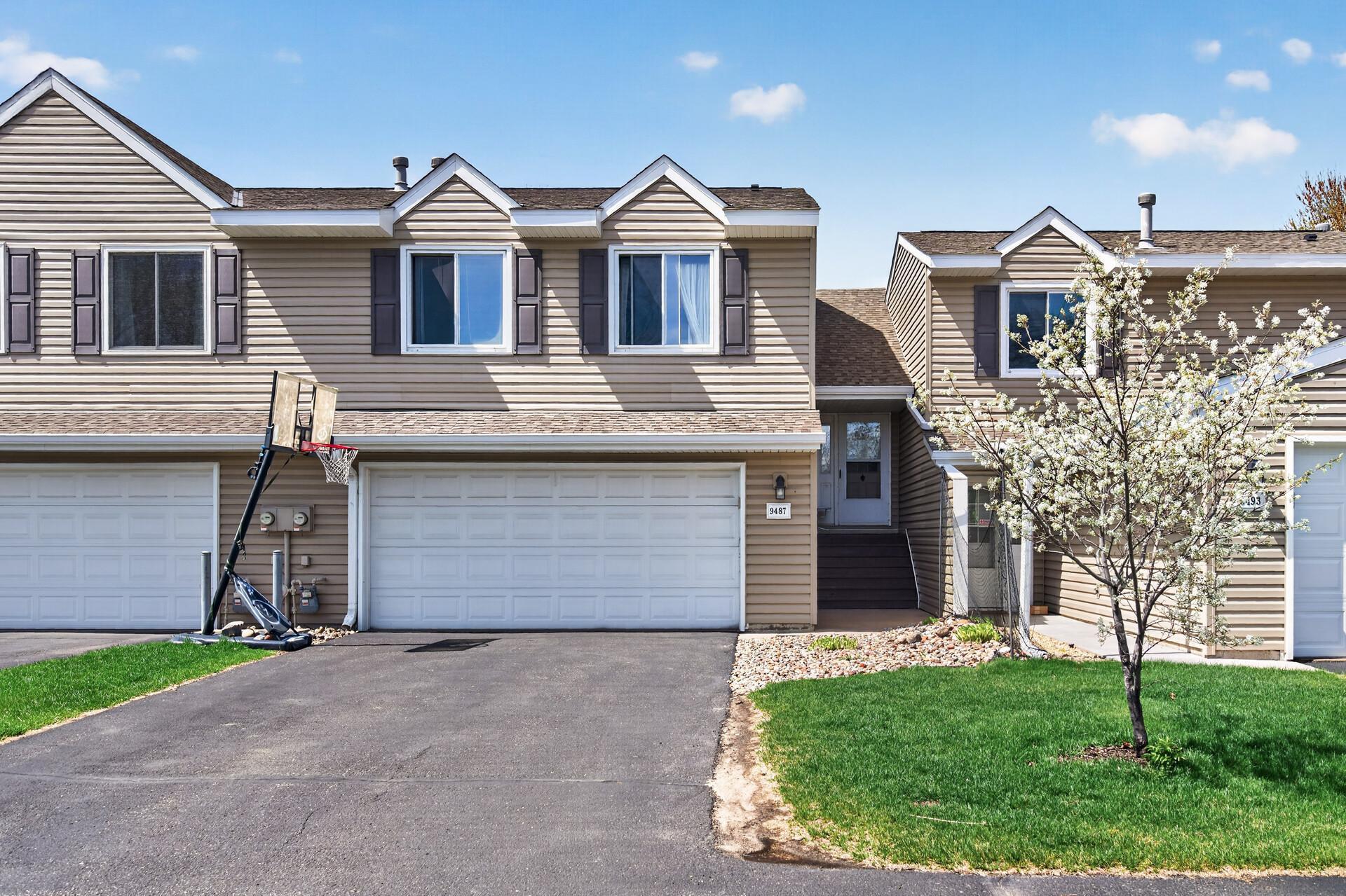 Welcome to 9487 Monroe St!