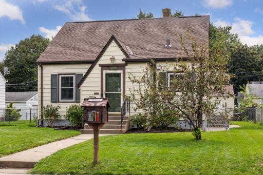 928 Iowa Avenue W, Saint Paul, MN 55117