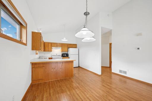 36-web-or-mls-Wyldwood Ln-S1809-016.jpg