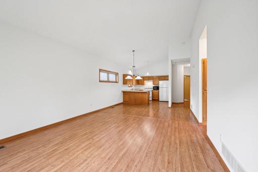 34-web-or-mls-Wyldwood Ln-S1809-013.jpg