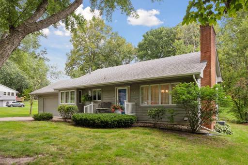613 Kingsview Lane N, Minneapolis, MN 55447