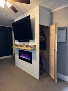 96 7th St SW May LR TV storage.jpeg