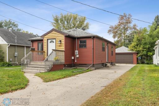 221 15th Street N, Moorhead, MN 56560