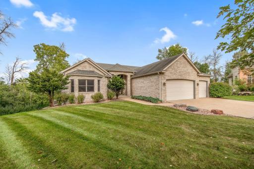 1367 Wolf Circle, Hugo, MN 55038