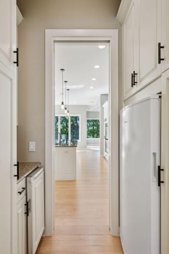 6314 Mcintyre Point, Minneapolis, MN 55439