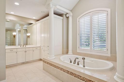 6314 Mcintyre Point, Minneapolis, MN 55439