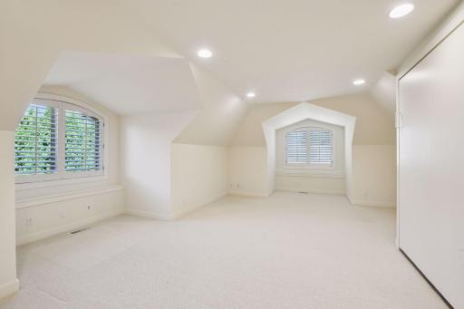 6314 Mcintyre Point, Minneapolis, MN 55439