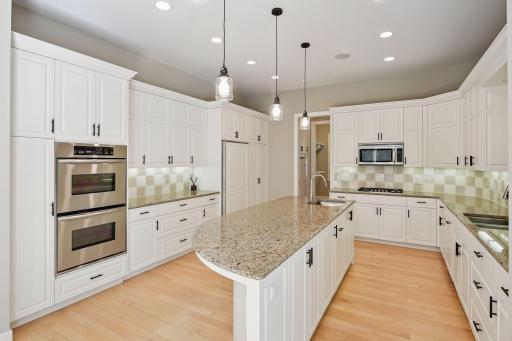 6314 Mcintyre Point, Minneapolis, MN 55439