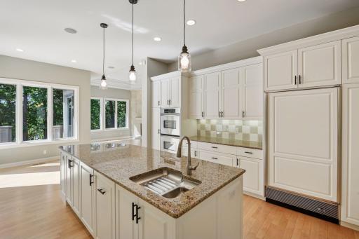 6314 Mcintyre Point, Minneapolis, MN 55439