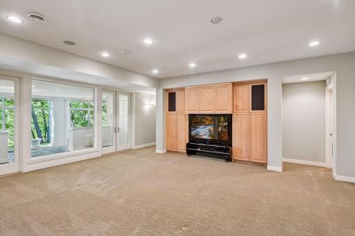6314 Mcintyre Point, Minneapolis, MN 55439