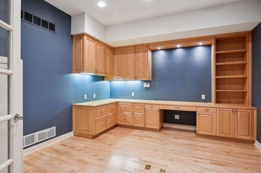 6314 Mcintyre Point, Minneapolis, MN 55439