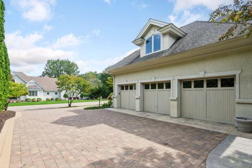 6314 Mcintyre Point, Minneapolis, MN 55439