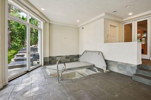 6314 Mcintyre Point, Minneapolis, MN 55439