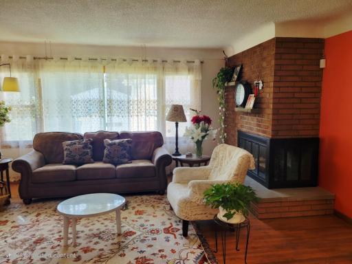 201 Dora Court W, Saint Paul, MN 55106