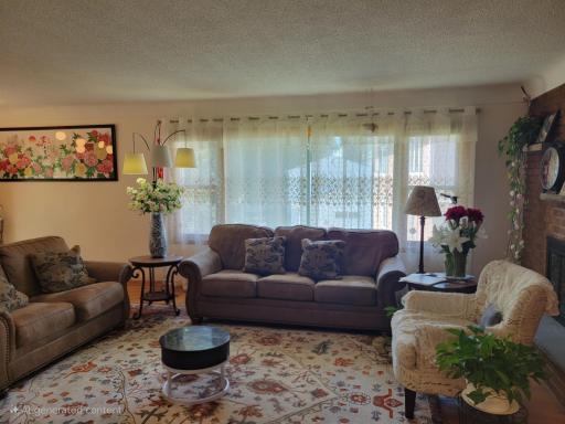 201 Dora Court W, Saint Paul, MN 55106