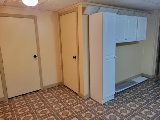 201 Dora Court W, Saint Paul, MN 55106