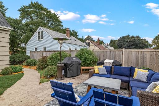 The entire yard is also fenced. Handy for the furry friends.
