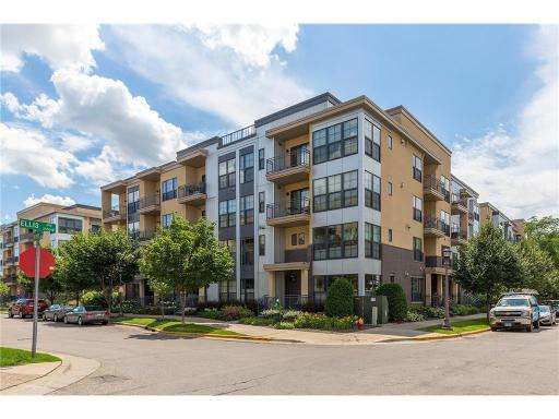 2566 Ellis Avenue, 303, Saint Paul, MN 55114