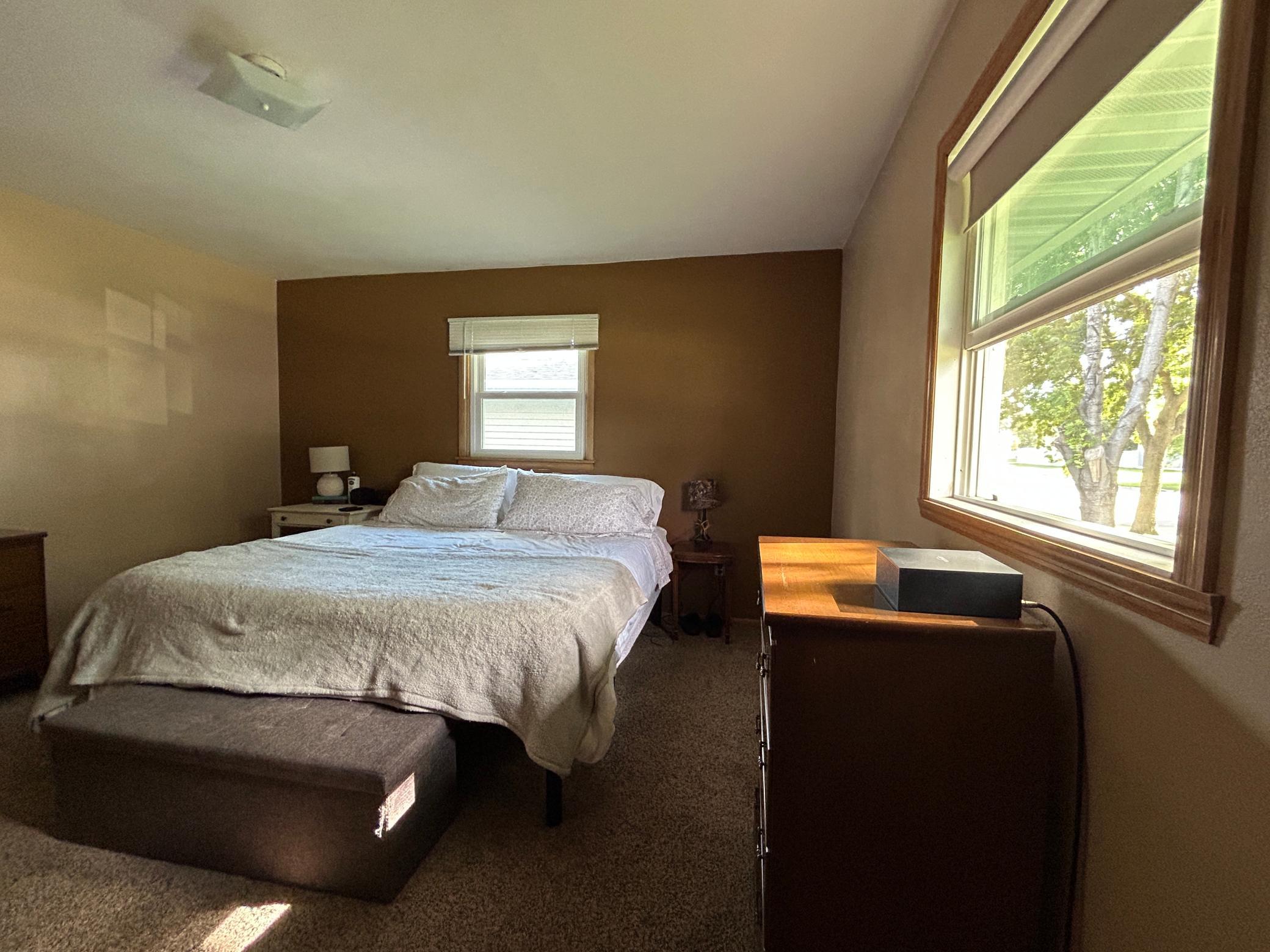 Bedroom 1.JPG