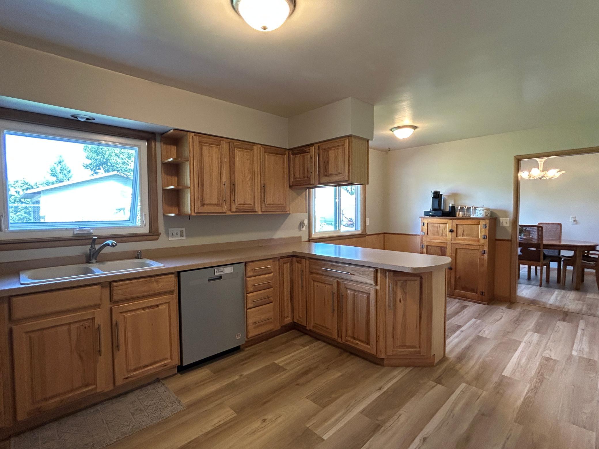 Huge Kitchen And Breakfast Nook.JPG