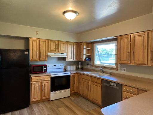 New Vinyl WIndows-All Appliances Included.JPG