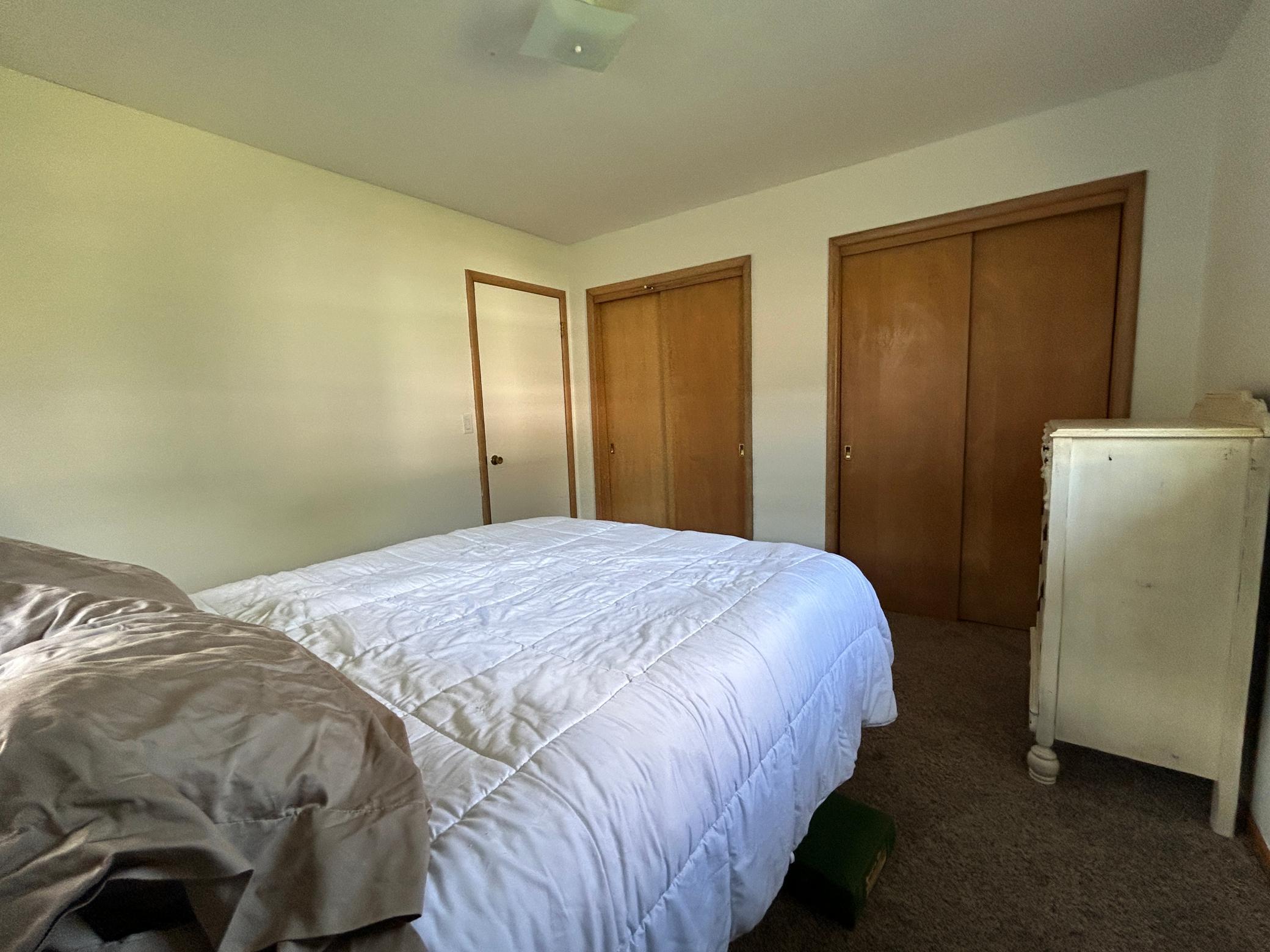 Bedroom 2.JPG