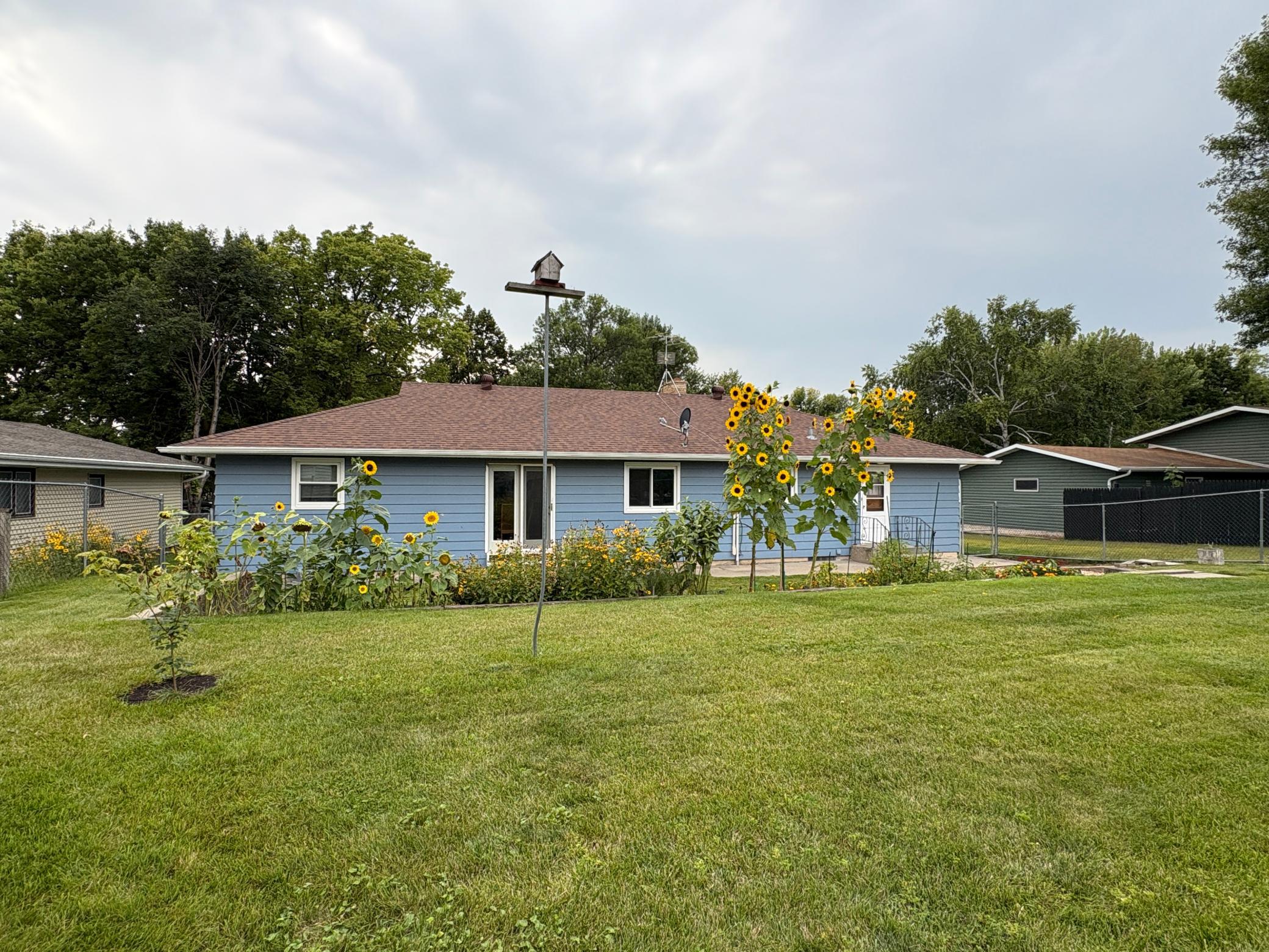 Large, Private Yard.JPG