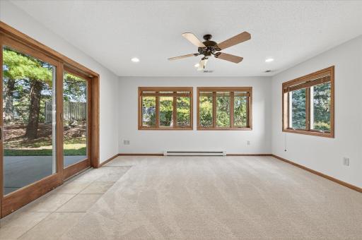 What a great space! Would make a nice home office, gym, playroom, craft room, etc. The possibilities are endless!