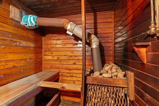 Sauna - in Basement