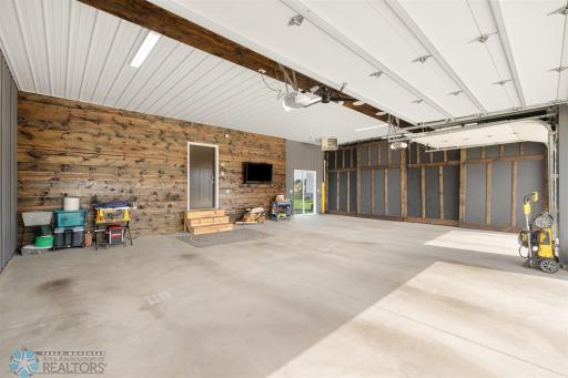 6023 Wildflower Drive S, Fargo, ND 58104
