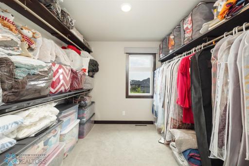 6023 Wildflower Drive S, Fargo, ND 58104