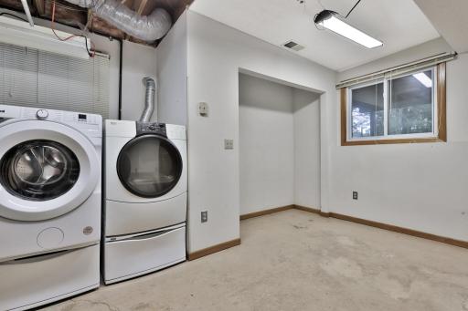1865 Elm Street, Saint Paul, MN 55110