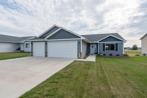 328 Cedar Trail Drive, Le Sueur, MN 56058