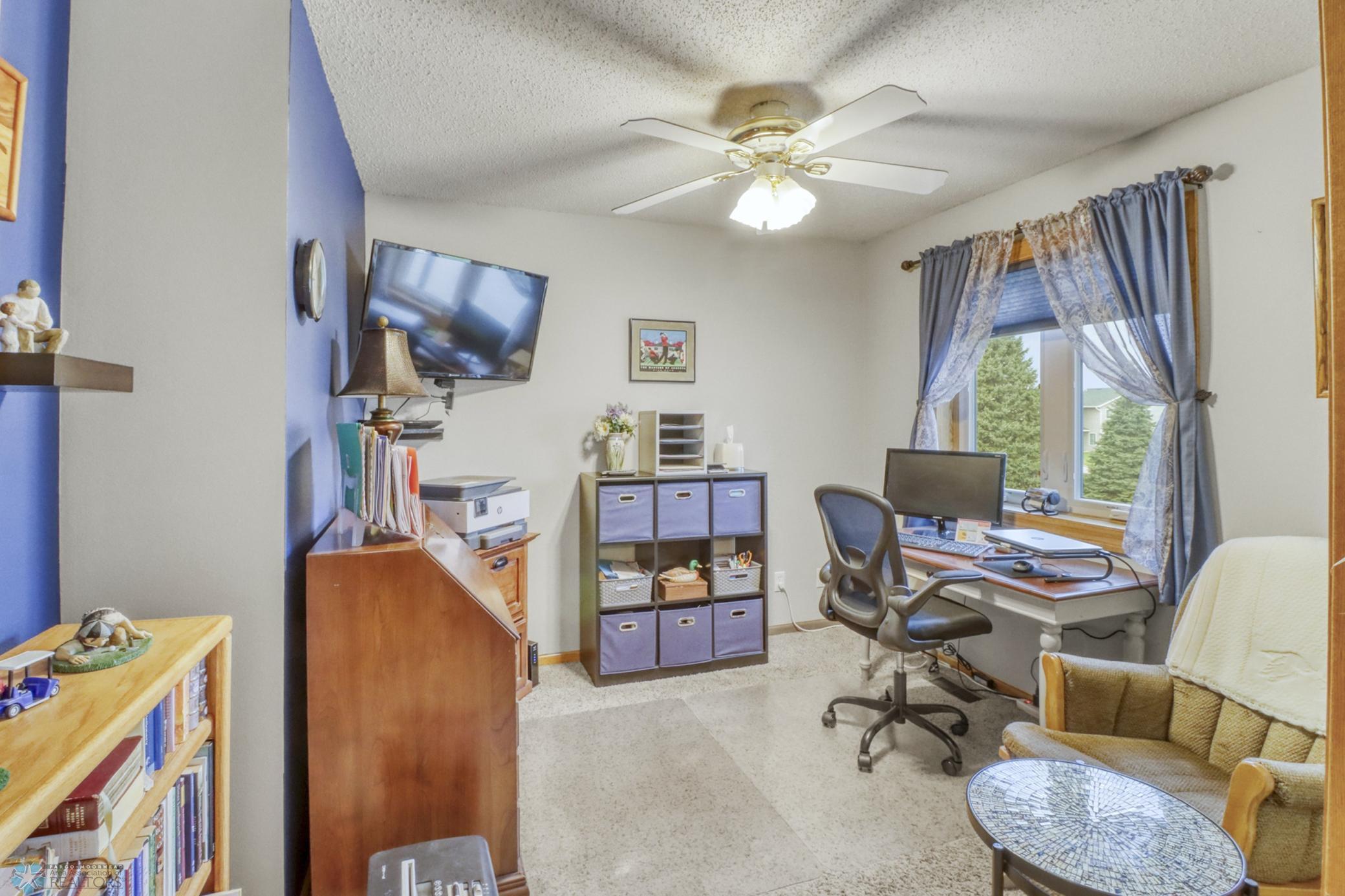Office1_1.JPG