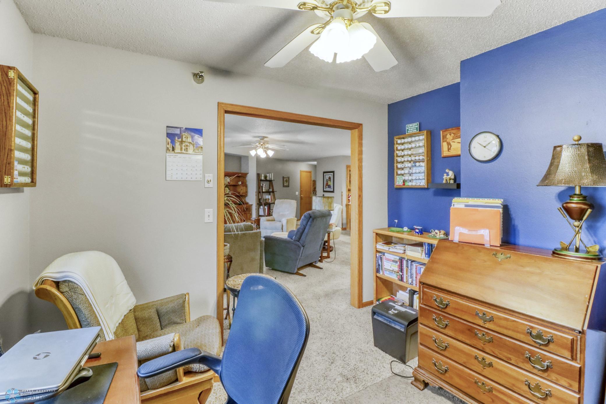 Office1_2.JPG