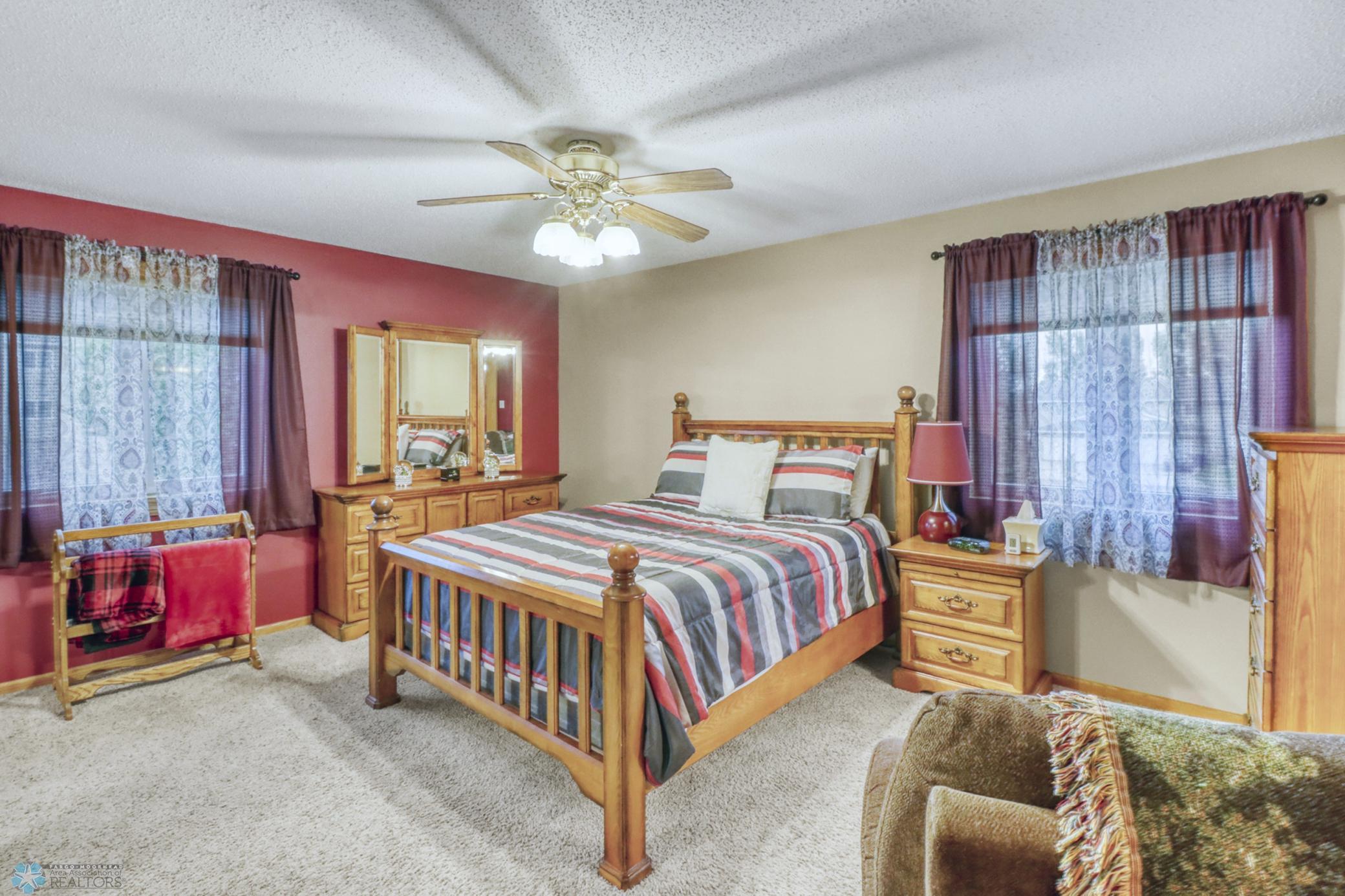 Primary Bedroom1_1.JPG