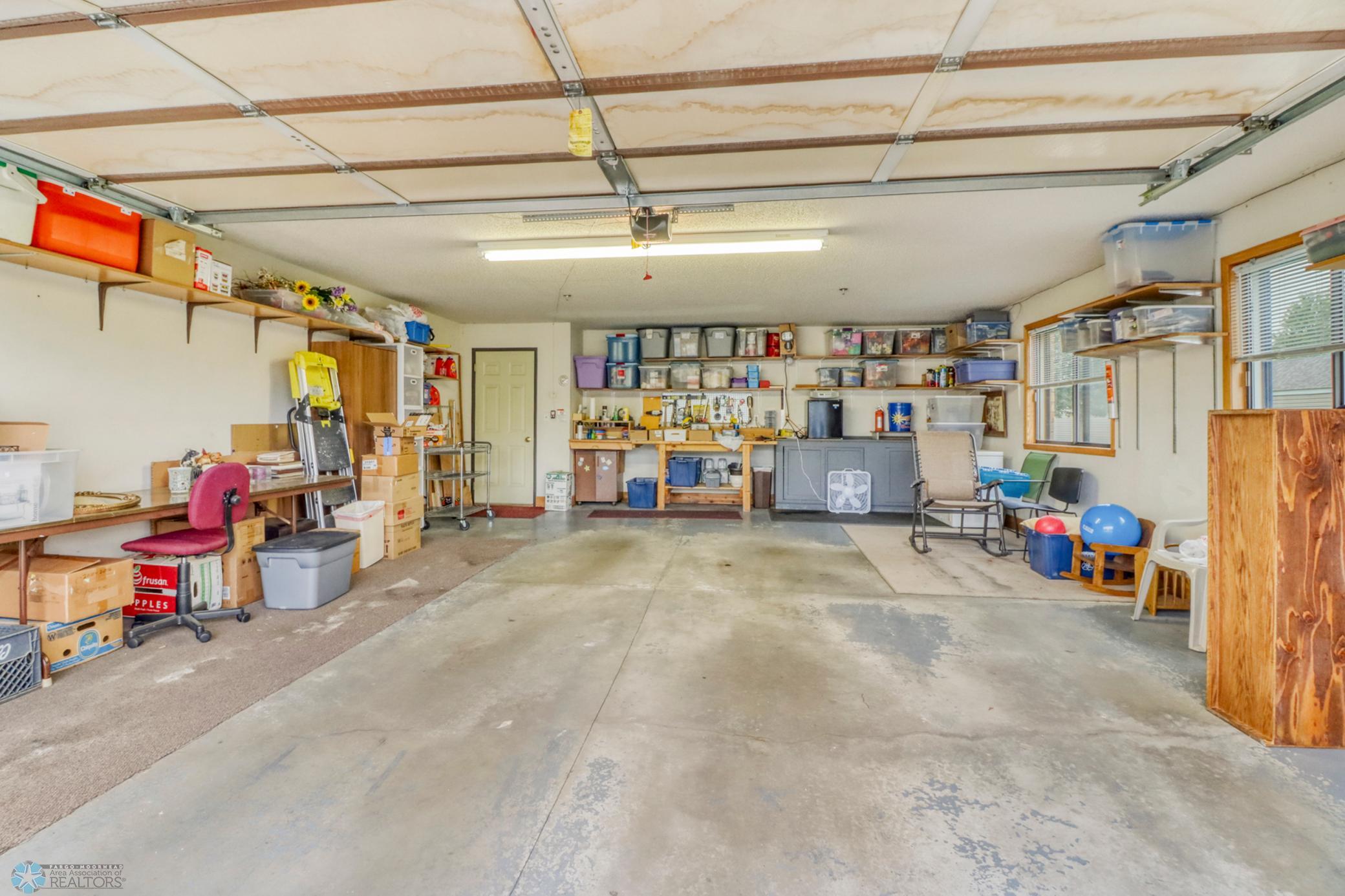 Garage1_1.JPG