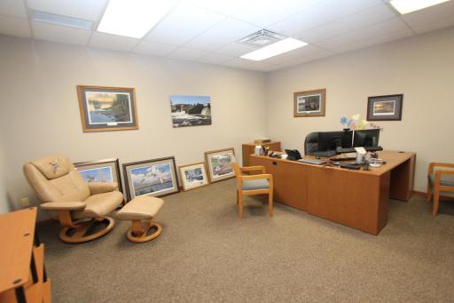 LARGE OFF OR CONF RM.jpg