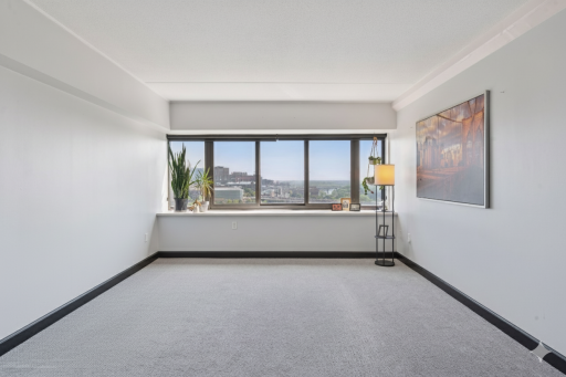 1920 S 1st Street, 1207, Minneapolis, MN 55454