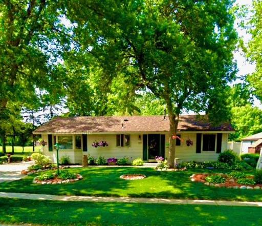 889 Whitney Drive, Apple Valley, MN 55124
