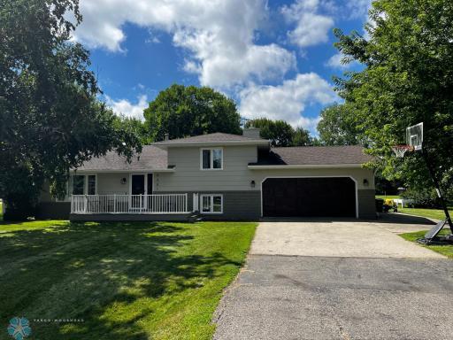 6201 9th Street N, Moorhead, MN 56560