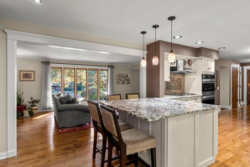 2505 Pine Circle, Minnetonka, MN 55305